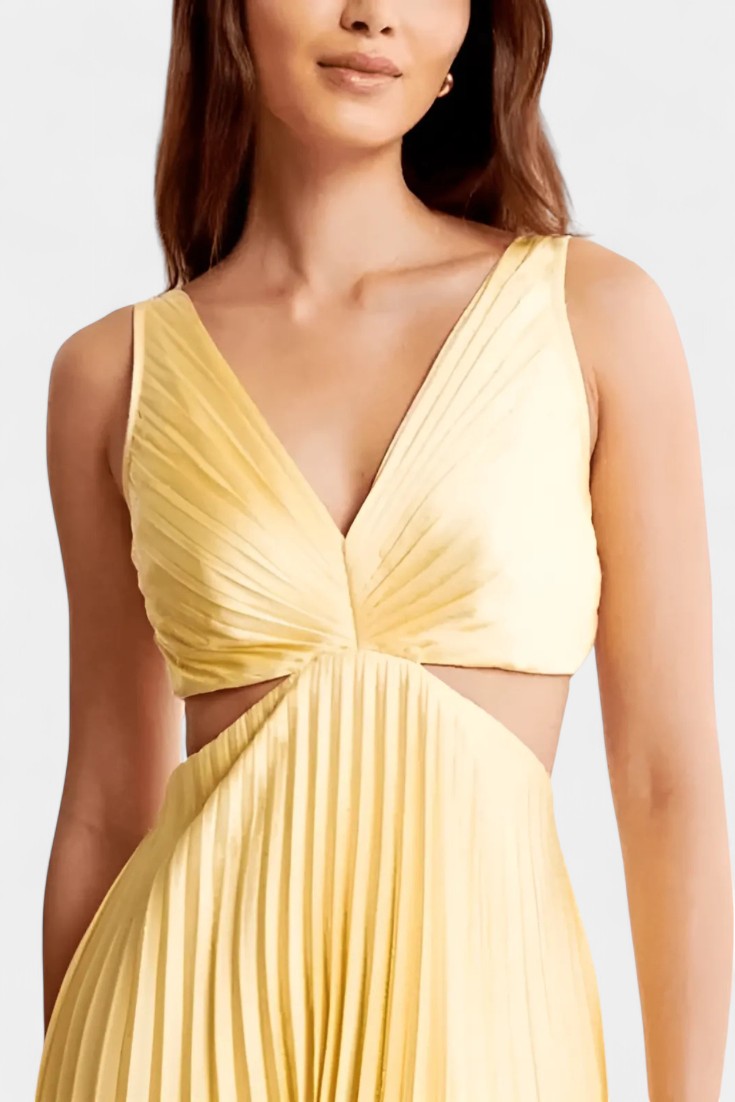 Vestido Sin Mangas de Selena con Pliegues, Corte Lateral y Detalle Torcido