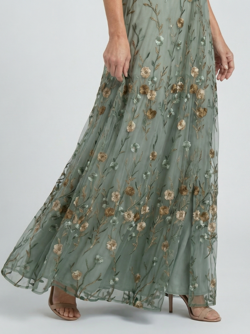 Selena™ | Vestido Maxi Halter Floral en Verde Salvia" can be rewritten as:

"Selena™ | Vestido Largo Halter Floral en Verde Salvia