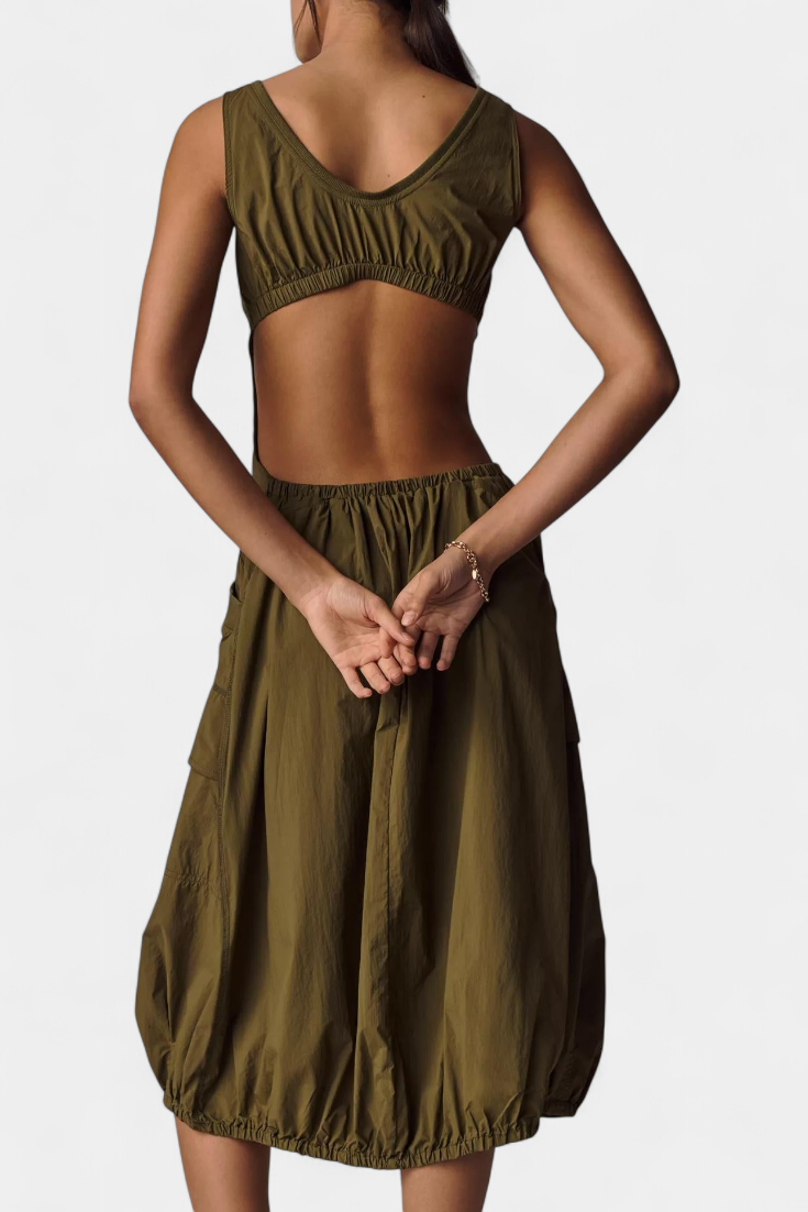 Vestido Midi Katana con Dobladillo de Burbujas y Corsé Entallado