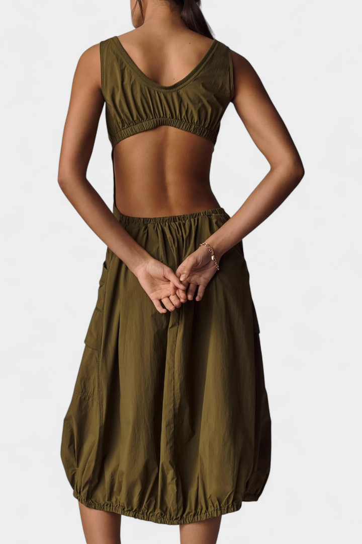Vestido Midi Katana con Dobladillo de Burbujas y Corsé Entallado