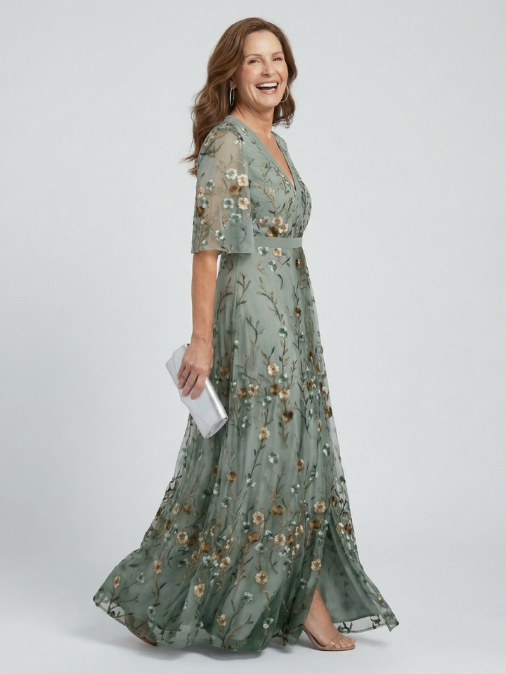Selena™ | Vestido Maxi Halter Floral en Verde Salvia" can be rewritten as:

"Selena™ | Vestido Largo Halter Floral en Verde Salvia