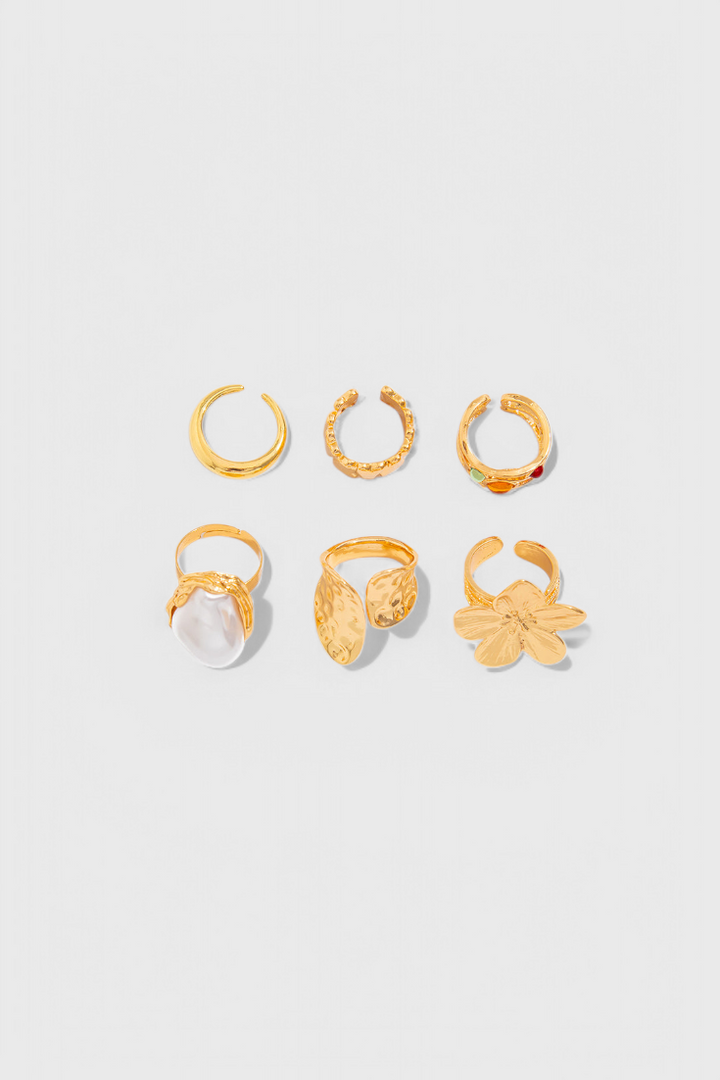Anillo Abierto de Perla en Diseño de Flor Líquida