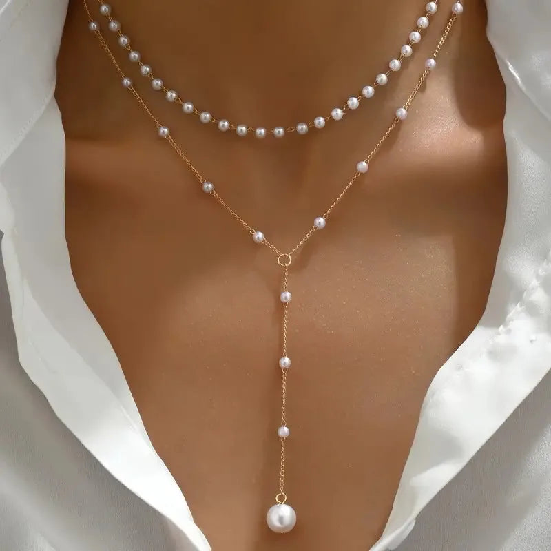 Collar de dos hileras de perlas con colgante
