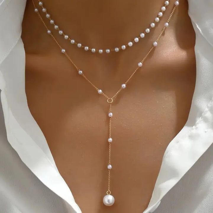 Collar de dos hileras de perlas con colgante