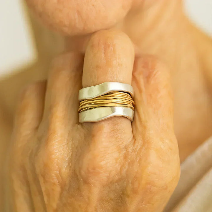Anillo de plata con detalles en oro