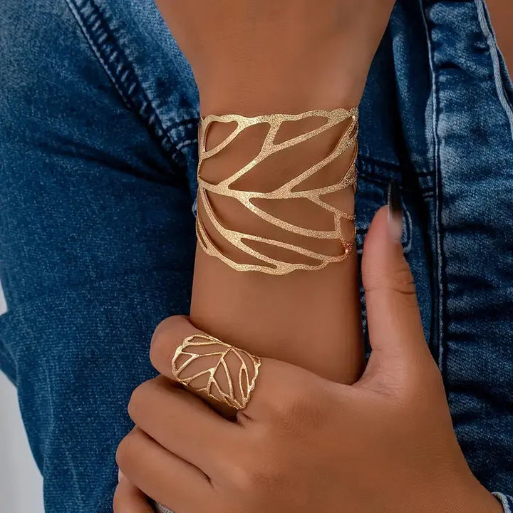 Pulsera retro con diseño de hojas