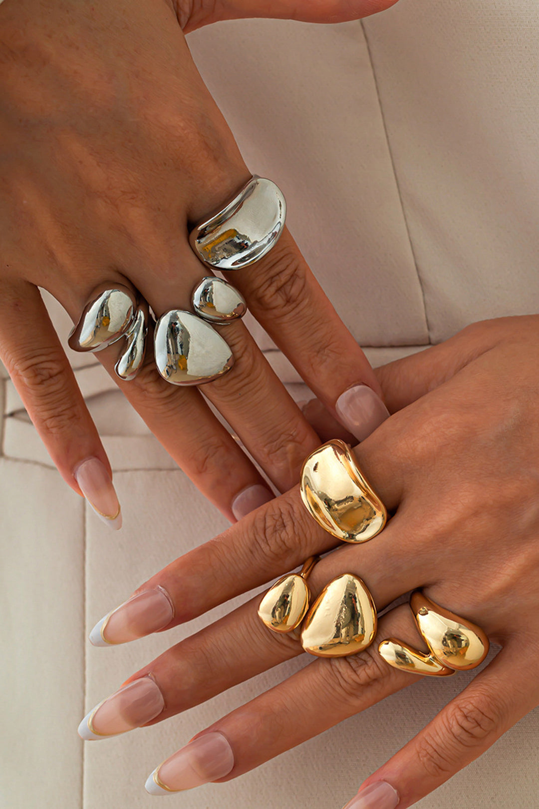 Anillos de Metal con Diseño Irregular
