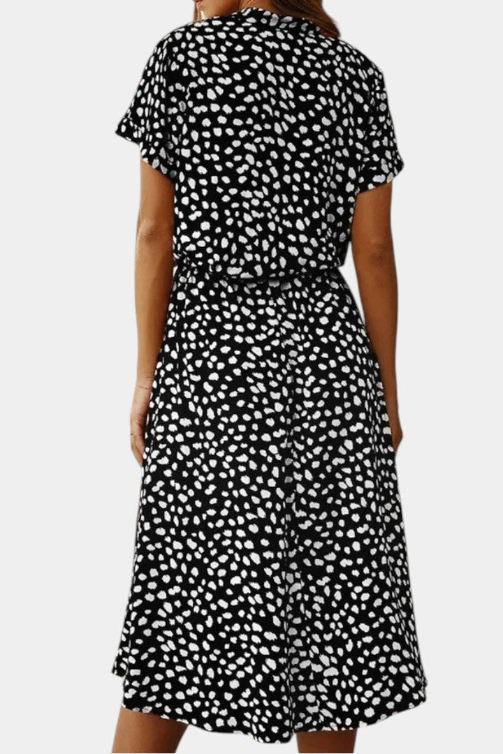 Vestido Midi de Lunares Rovena con Cuello Camisero y Cintura Ajustable