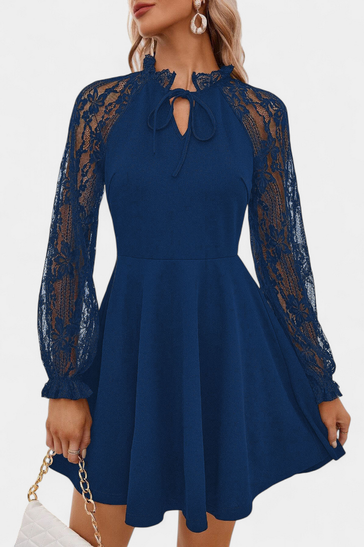 Vestido Mini de Encaje Floral Jasella con Mangas Largas