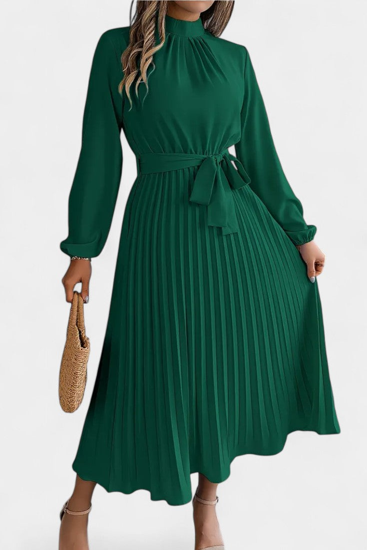 Vestido Theresa de Cuello Alto con Cinturón Plisado
